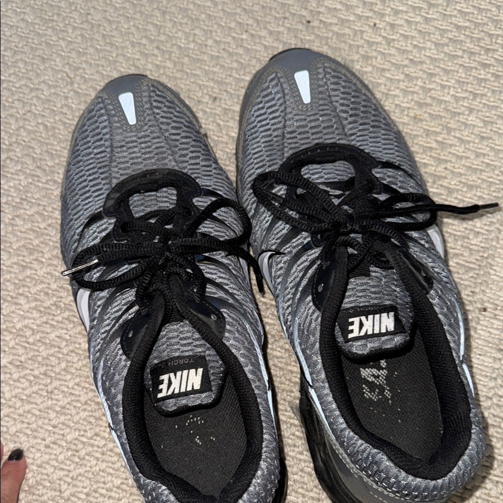 Nike Air Black and Gray Running Shoes - Picture 3 of 5